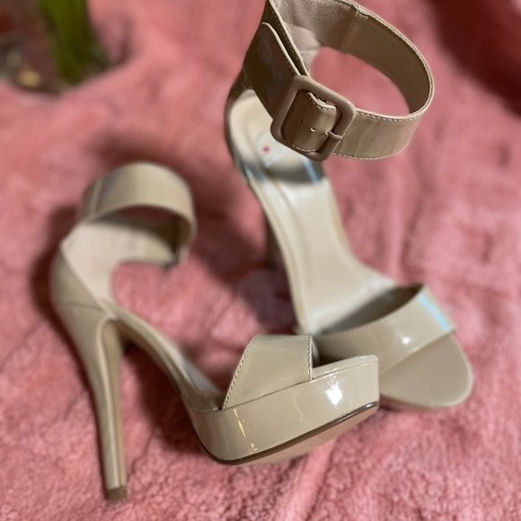 Heart in D Glossy Platform Heel Sandals, Women's 8 - Picture 5 of 5